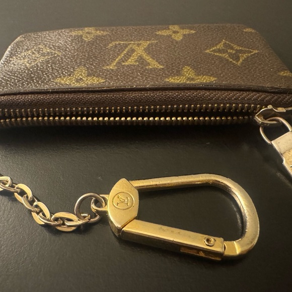 Louis Vuitton Monogram Canvas Key Holder - Picture 5 of 12